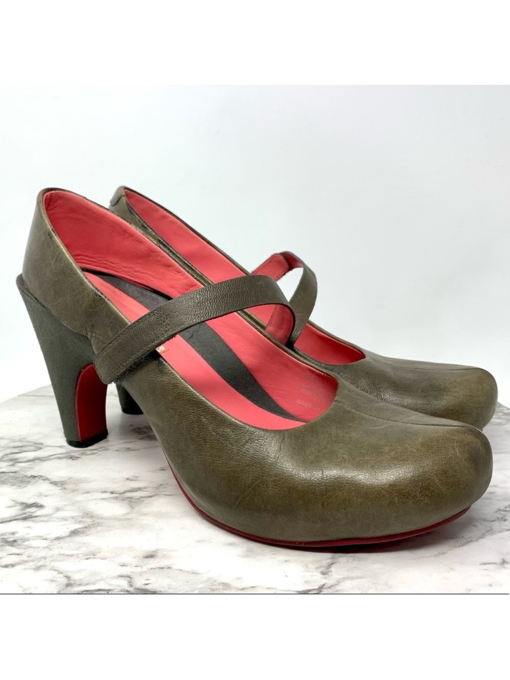 Tsubo Acrea Olive Green Leather Mary Jane Pumps 10 Sporty Avant Garde Alt Edgy